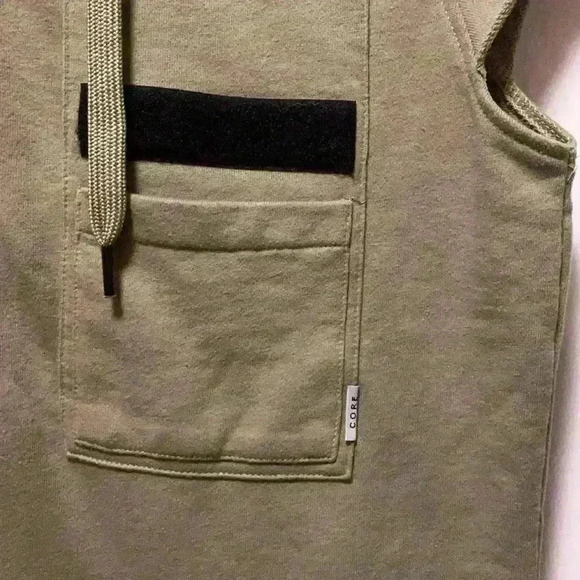 Sleeveless hooded shirt - Picture 2 of 4